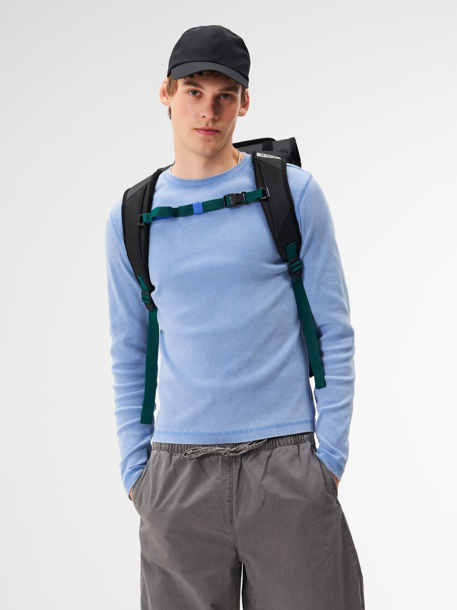 aevor-trip-pack-rucksack-26-33-l-proof-dual-dip-aqua-drift image 5