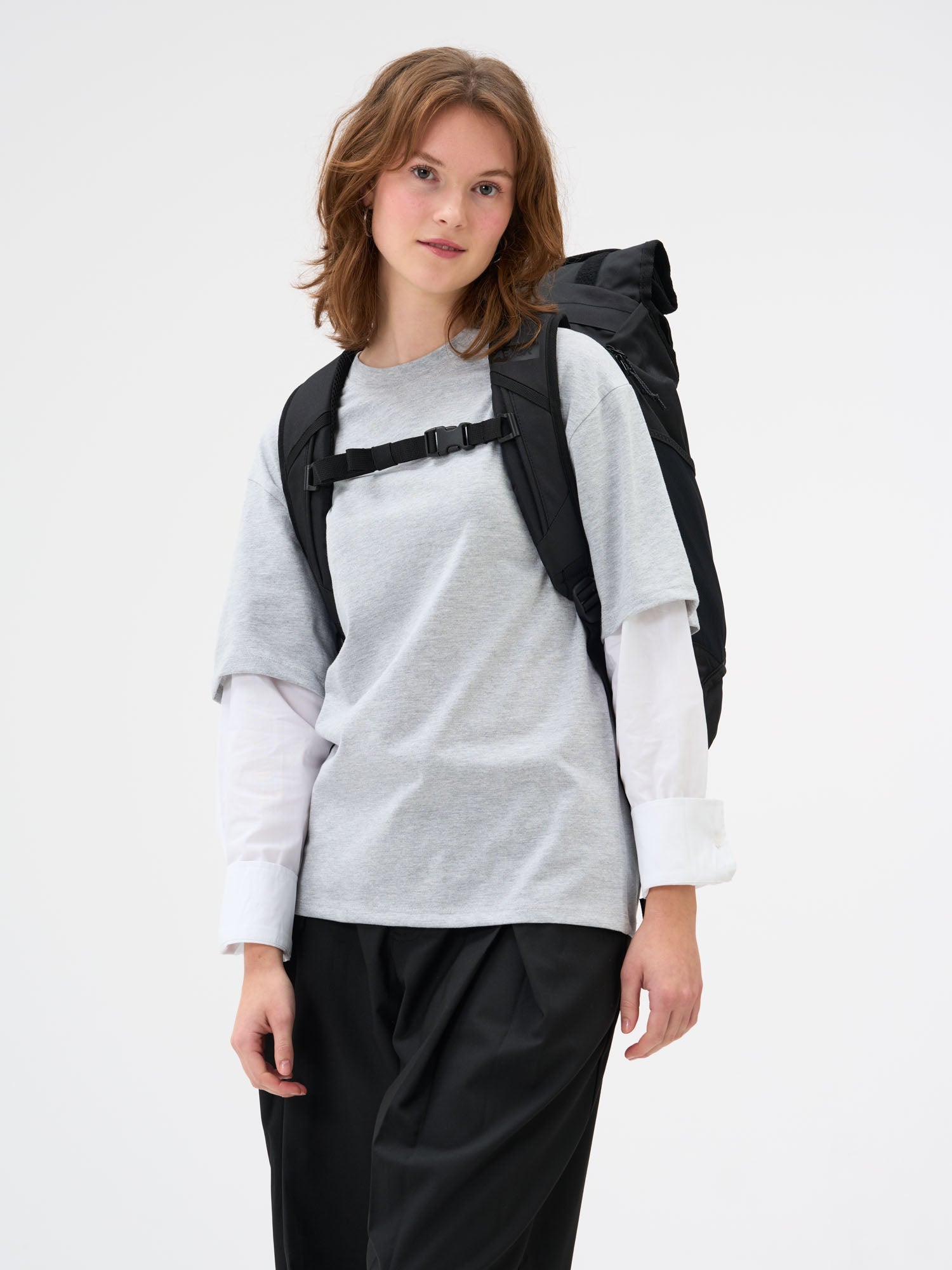 aevor-trip-pack-rucksack-black-eclipse-26-33-l-laptopfach image 6