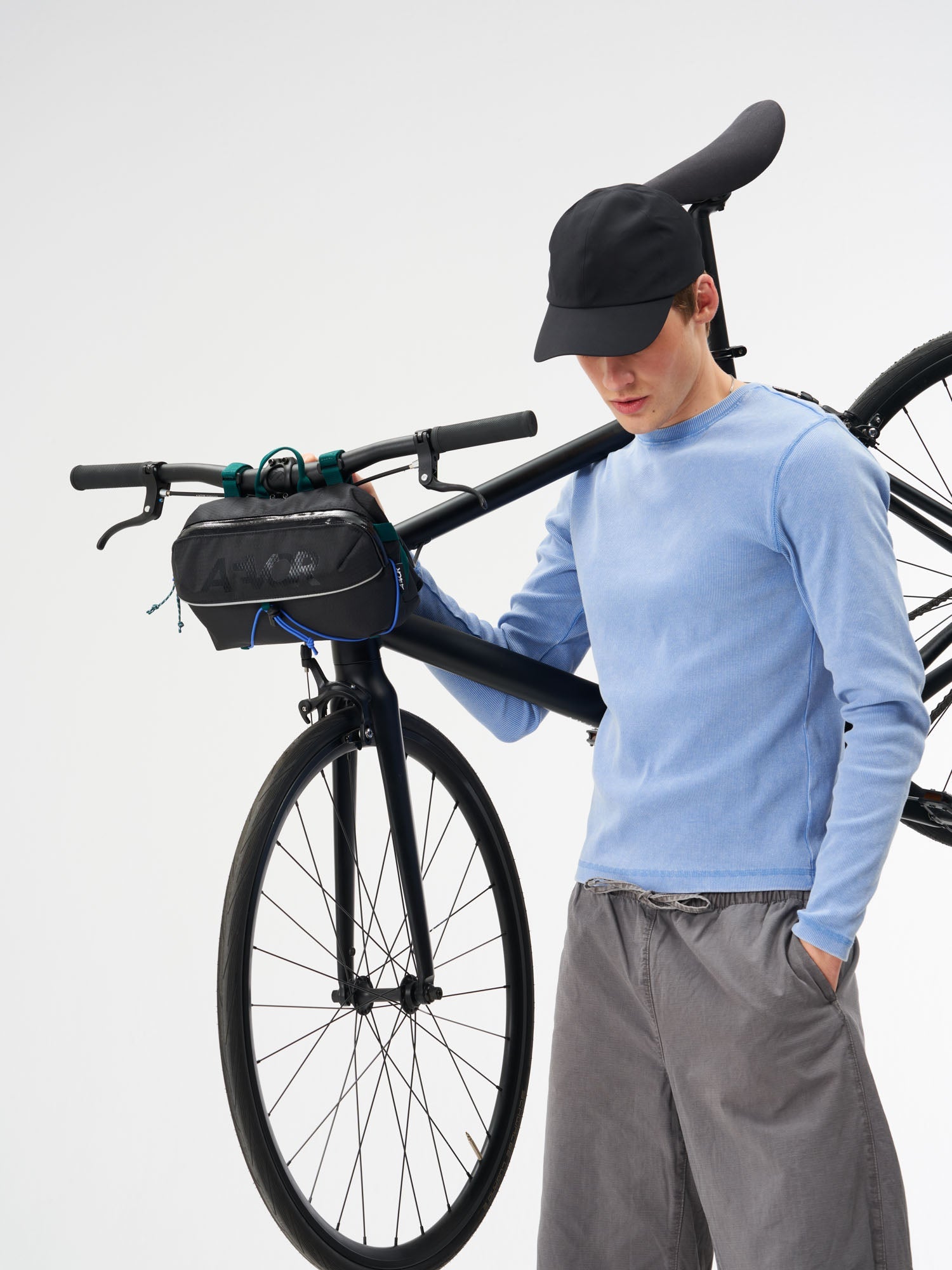 aevor-bar-bag-bauchtasche-aqua-drift-wasserdicht image 4