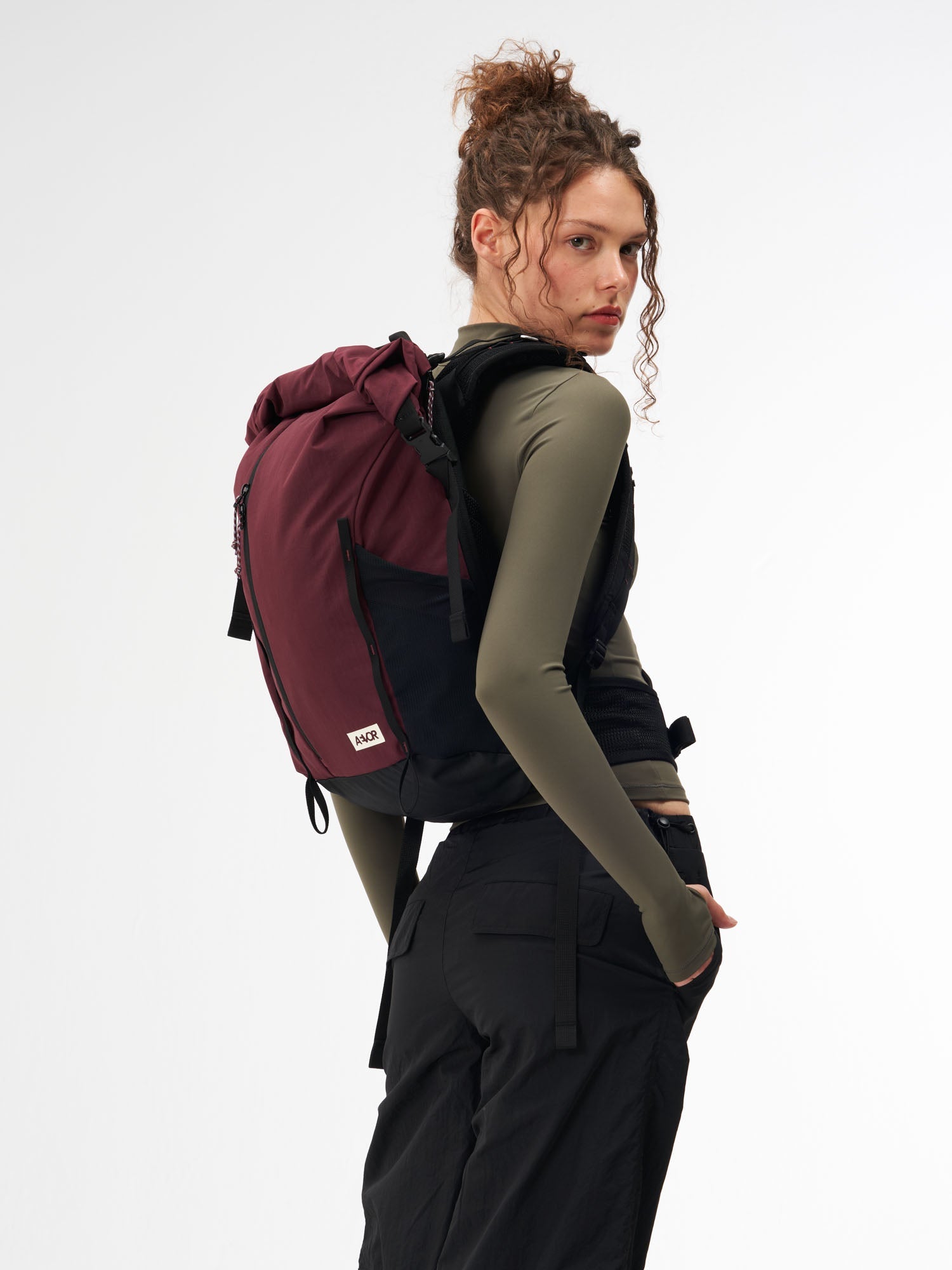aevor-active-pack-rucksack-burgundy-laptopfach image 2