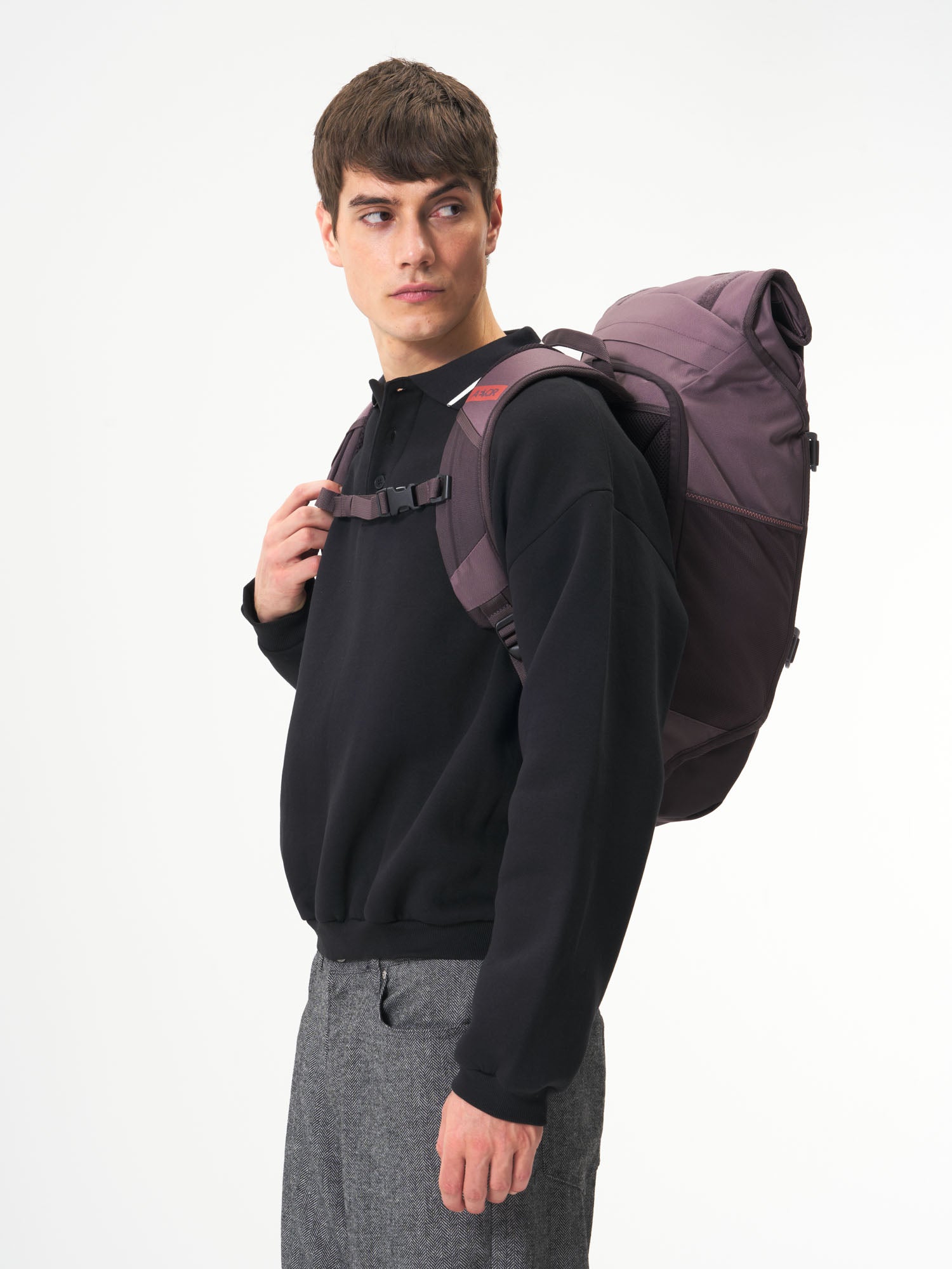 aevor-trip-pack-rucksack-oxy-purple-26-33-l-laptopfach image 7