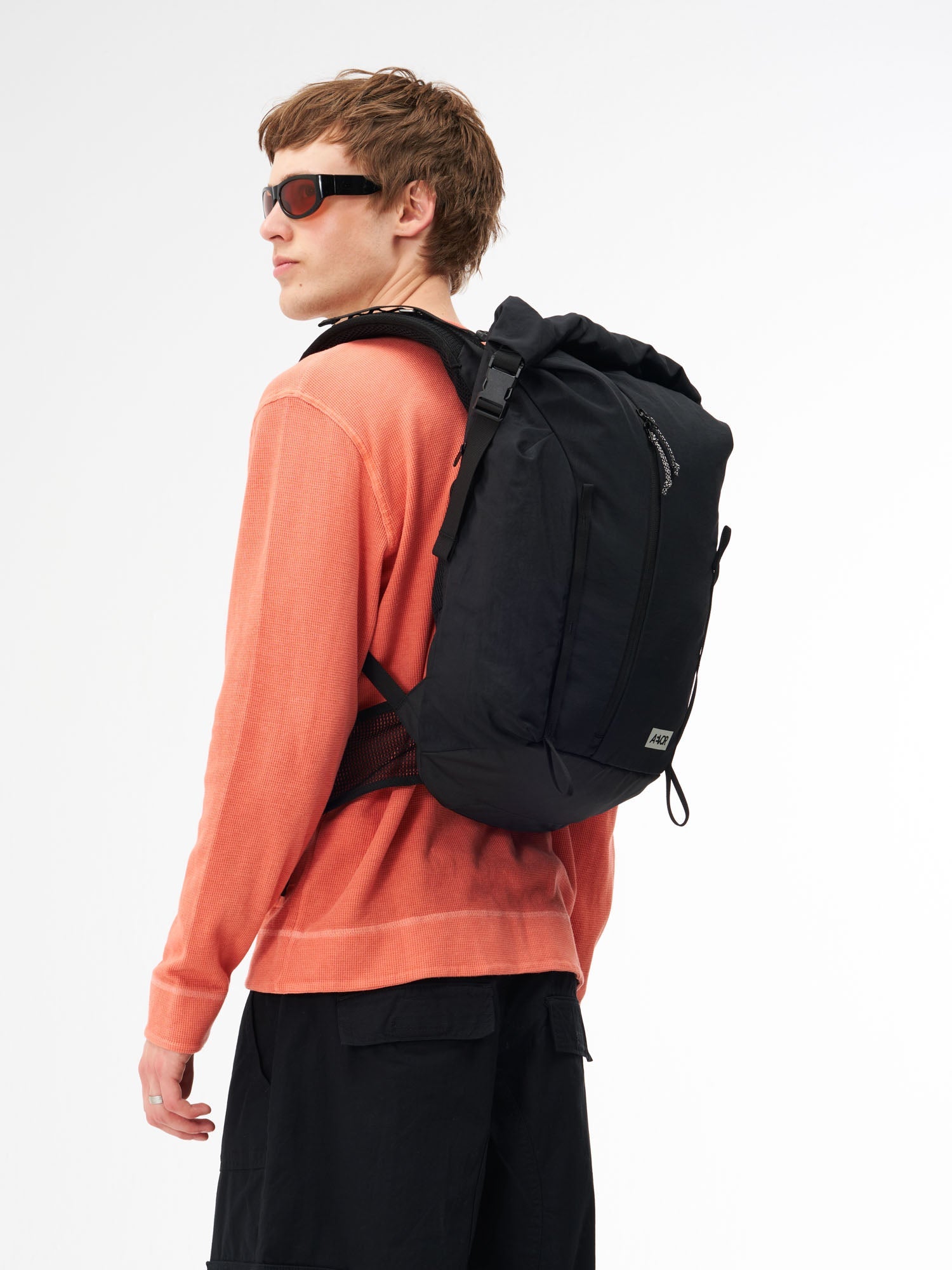 aevor-active-pack-rucksack-schwarz-mit-laptopfach image 8