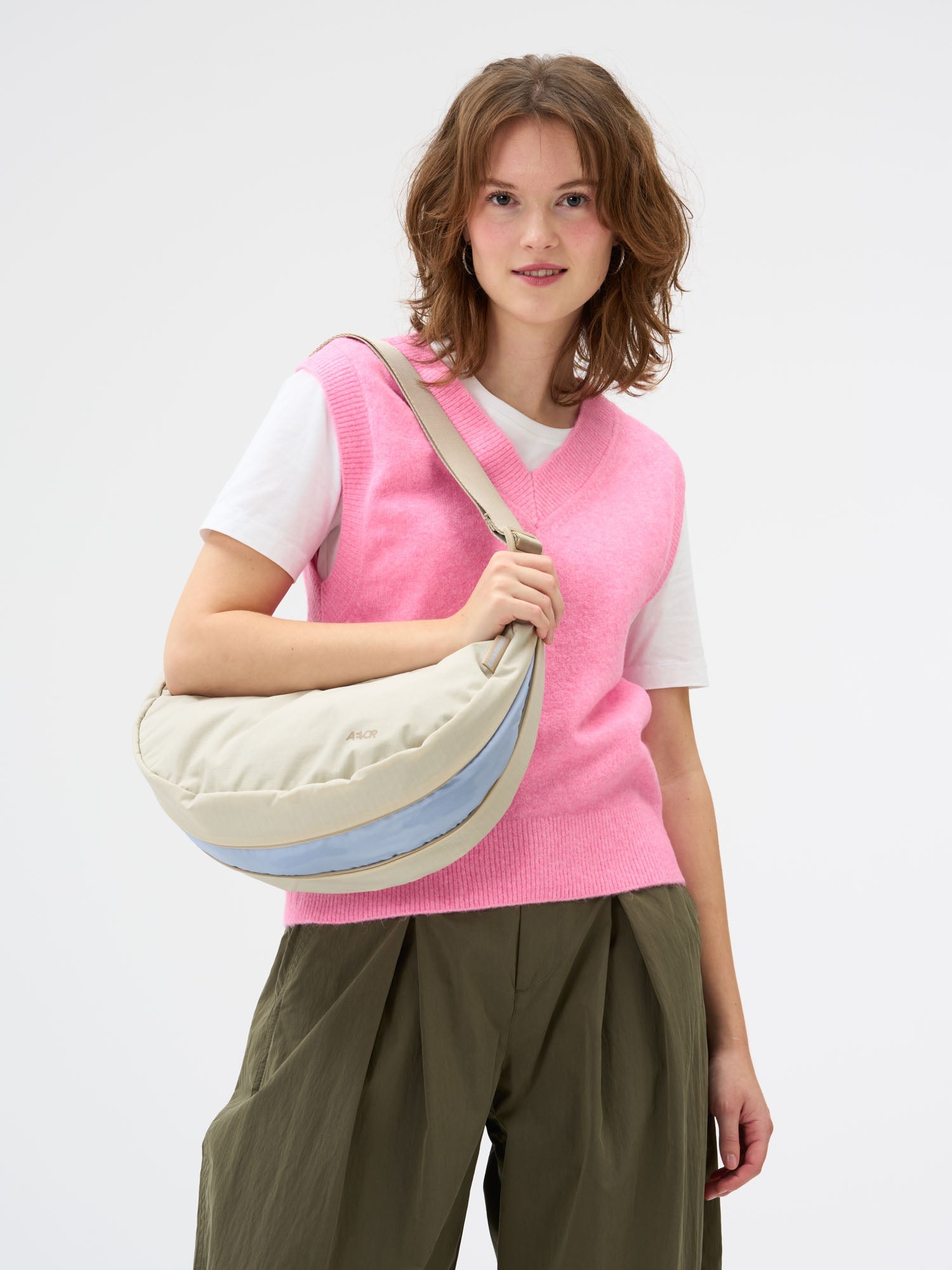 aevor-sling-bag-bauchtasche-off-white-5-5-l-erweiterbar image 2