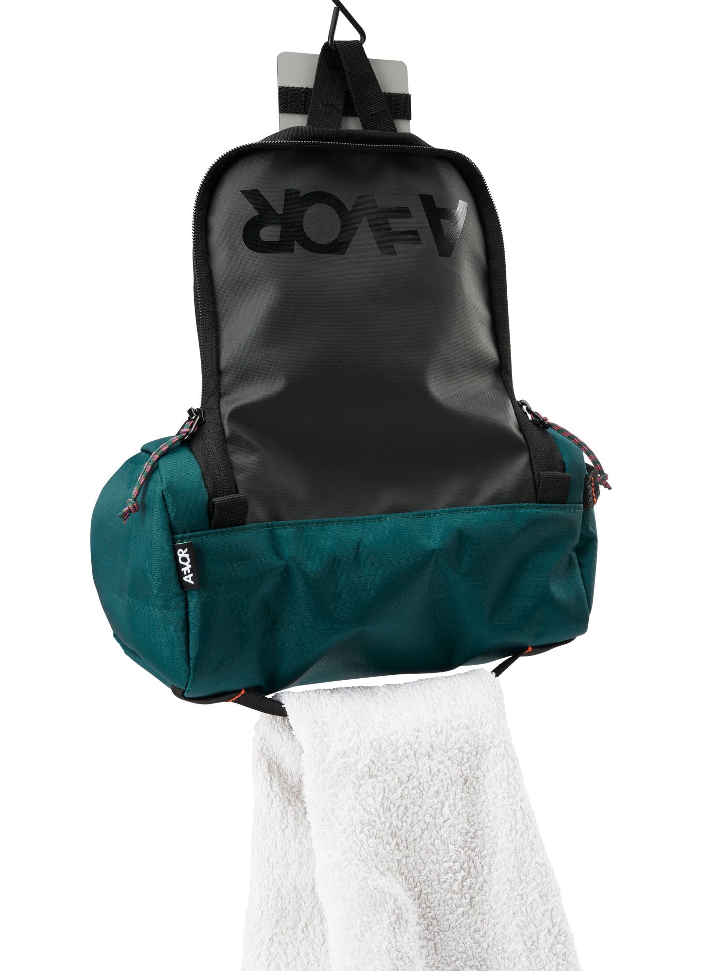 aevor-wash-pack-kulturbeutel-3l-proof-evergreen-spiegel image 3